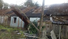 Viesulas nuniokojo &Scaron;akių rajone esančią sodybą