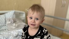 1,5 metų Adomas serga akies vėžiu, kuris Lietuvoje negydomas
