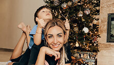 Gerda Žemaitė namuose papuo&scaron;ė Kalėdų eglę