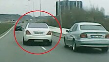 Mercedes blokuoja BMW
