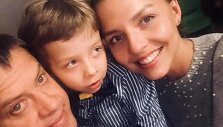 Vaida Skaisgirė ir Rolandas Skaisgirys su sūnumi Atu