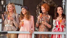 Kim Cattrall, Sarah Jessica Parker, Cynthia Nixon ir Kristin Davis filme &bdquo;Seksas ir miestas 2&ldquo; (2010 m.)