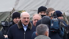 A.Luka&scaron;enka apsilankė migrantų centre netoli Lenkijos sienos