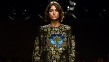 &bdquo;Burberry&ldquo; 2016 m. rugsėjo kolekcijos modelis