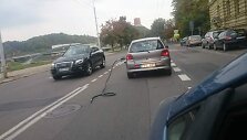 &bdquo;Toyota Yaris&ldquo; Vilniuje važinėjo su nutraukta degalinės žarna