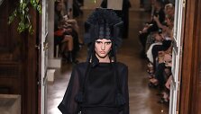 &bdquo;Valentino&ldquo; 2019&ndash;2020 m. rudens ir žiemos auk&scaron;tosios mados kolekcijos modelis