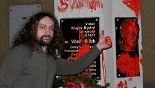 Slovakijos komunistų lyderio Vasilio Bilako paminklas buvo apipiltas raudonais dažais vos po kelių valandų