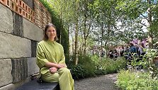 Ūla Marija Bujauskaitė savo sukurtame mi&scaron;ko maudynių sode