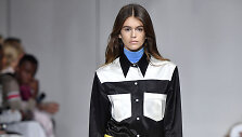 &bdquo;Calvin Klein&ldquo; kolekcija: Kaia Gerber
