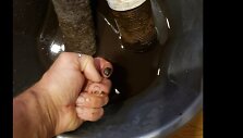 I&scaron; kauniečių čiaupų teka rusvas ir drumzlinas vanduo