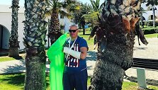 Italijoje atostogaujantis Vytautas Grubliauskas nemalonų kritimą ant plytelių prisimins dar ilgai. Gipsą teks ne&scaron;ioti tris savaites. 