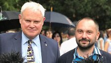 Lietuvos garbės konsului Batumyje įteiktas Klaipėdos Lietuvos kultūros sostinės 2017 Ambasadoriaus ženklas