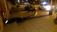 Avarija Kauno A.Juozapavičiaus prospekte: &bdquo;BMW&ldquo; įvažiavo į namą