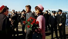 JAV prezidentas John F. Kennedy ir pirmoji &scaron;alies ponia Jacqueline Bouvier Kennedy 