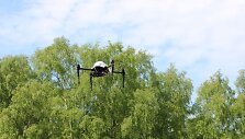Kur&scaron;ių nerijoje gaisravietę tyrinėjo į dangų pakelti dronai.