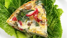 Omletas su &scaron;pinatais