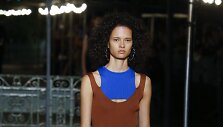 &bdquo;Sonia Rykiel&ldquo; 2019 m. pavasario ir vasaros kolekcijos modelis
