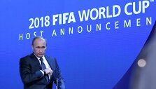 2010 metais tuometinis Rusijos premjeras Vladimiras Putinas įkalbėjo FIFA rengti 2018-ųjų čempionatą savo &scaron;alyje