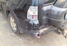 Apgadintas pasieniečių automobilis