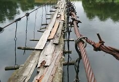 Beždžionių tiltas per Nerį Liucionių miestelyje