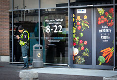 Prekybos centre &bdquo;Maxima&ldquo; aptiktas jaunos moters lavonas