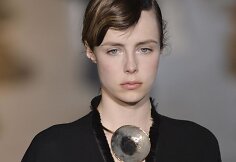 &bdquo;Stella McCartney&ldquo; 2016 m. rudens-žiemos kolekcijos modelis