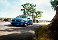 „Volvo V60 Plug-in Hybrid“ su „R Design“ apdaila