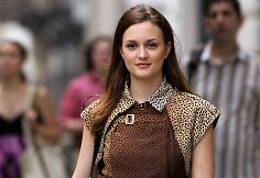 Leighton Meester &bdquo;Gossip Girl&ldquo; filmavimo aik&scaron;telėje (2010 m.)