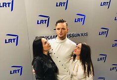 Ruslanas Kirilkinas su seserimis Viktorija ir Oksana