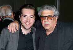 Michaelas Gandolfini su &bdquo;Sopranų&ldquo; aktoriumi Vincentu Pastore (2019 m.)
