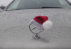 Pauliaus P.  kalėdi&scaron;kai papuo&scaron;tas &bdquo;Mercedes Benz&ldquo;