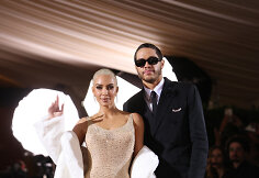 Kim Kardashian, Pete'as Davidsonas