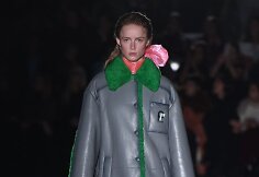 &bdquo;Prada&ldquo; kolekcijos modelis