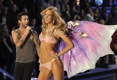 Erin Heatherton per „Victoria's Secret“ (2011 m.)