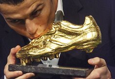 Cristiano Ronaldo įteiktas „Auksinio batelio“ prizas