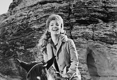 Ruta Lee filme &bdquo;Bullet for a Badman&ldquo; (1964 m.)