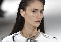 &bdquo;Stella McCartney&ldquo; 2016 m. rudens-žiemos kolekcijos modelis