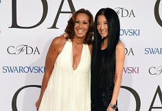 Dizainerės Donna Karan ir Vera Wang