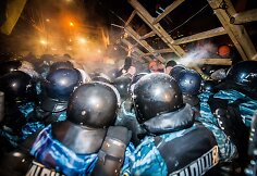 Kijeve protestuotojai susirėmė su Ukrainos milicija