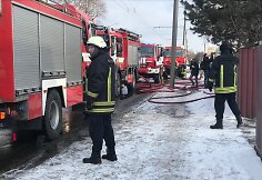 Kauno Raudondvario plente užsidegė medinis namas