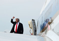 D.Trumpo ir Kim Jong Uno susitikimo emocingos akimirkos