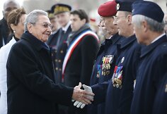 Raulio Castro istorinis vizitas Paryžiuje