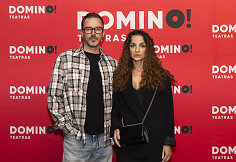 Komedijos &bdquo;Prie dangaus vartų&ldquo; sugrįžimo į teatrą vakaro akimirka