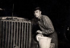 Jonas Matelionis (1933-2020, palaimintojo Teofiliaus Matulionio pusbrolis) – vairuotojas iš Kazlų kaimo prie Alantos.