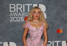 Britų muzikos apdovanojimų raudonasis kilimas'25