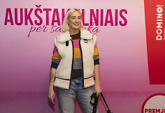 Premjera &bdquo;Auk&scaron;takulniais per santuoką&ldquo;