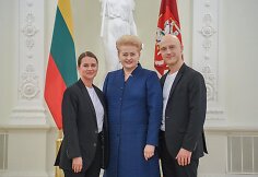 Laurynas Žakevičius ir Airida Gudaitė-Žakevičienė su prezidente Dalia Grybauskaite