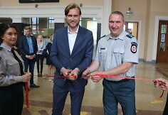Bibliotekėlių atidarymo akimirka