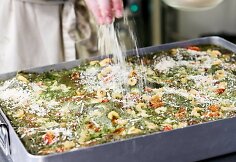 „La pasta“ kasdienybė: 18 tonų miltų, tūkstančiai porcijų ir neblėstanti meilė makaronams
