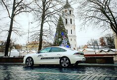 &bdquo;Peugeot 508&ldquo; prie Vilniaus Kalėdų eglės